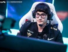 完美竞技-Karsa爆冷击败澳大利亚队，关键助攻引爆全场！的简单介绍