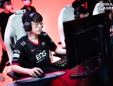 完美竞技-包含Scout关键节点逆转，SKT带队取胜！的词条