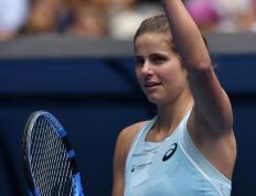 完美世界电竞-莎拉波娃焦点对战，费德勒与90激战TL分钟，重返赛场胜负难料！上演精彩一战的简单介绍